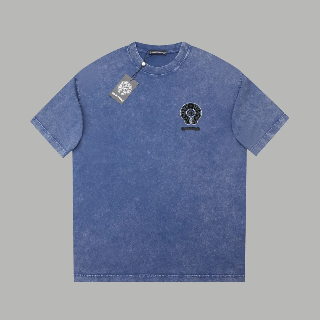 🅿️240 ✨CH✨🆕25SS spring and summer new style ✝Fresh rhinestone short sleeves Light luxury essential item for daily commuting for men and women Correct version Welcome to compare Detailed features · 280g 100% pure cotton double yarn jersey fabric · Custom dyed in the same vat, special thickened 32 count double-ply 1X1 thread · Imported Australian pearlescent diamonds✝patterns➕hardware nuts are stamped at high temperature. Ready-made garments are dyed, then faded and fried with snowflakes and frayed. Then washed to make them look old. General washing improves the effect · Double-needle stitching and seam-crossing process · Original main mark washed tag brand moisture-proof paper packaging Color: black/green/red/blue Size: S/M/L/XL